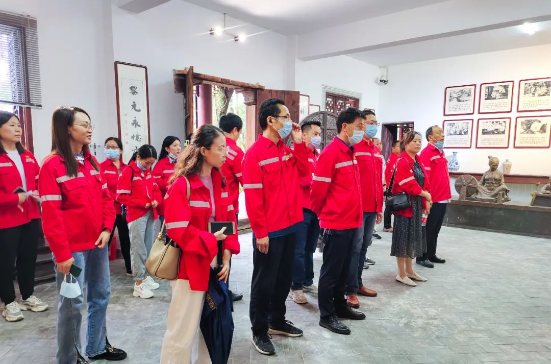 化機(jī)公司赴“鐵御史”王篆廉政教育基地開(kāi)展廉政教育(圖1) 化機(jī)公司赴“鐵御史”王篆廉政教育基地開(kāi)展廉政教育(圖1)