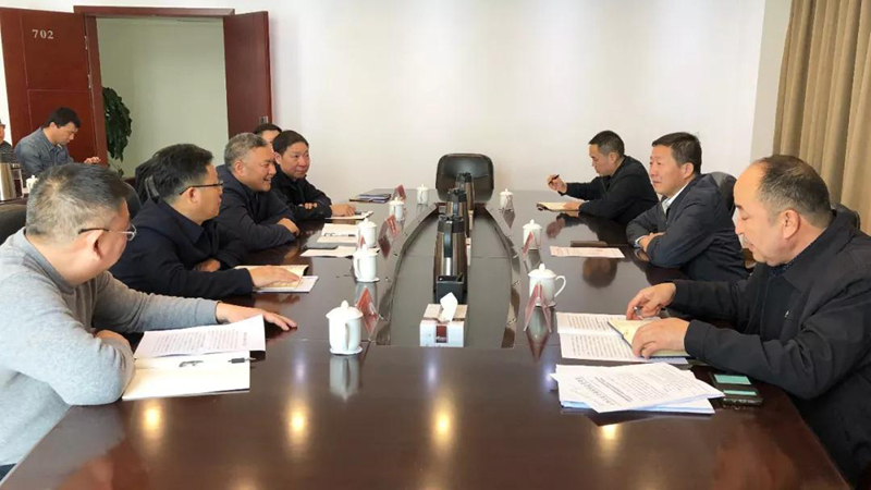 宜昌市政府副市長(zhǎng)王應(yīng)華一行到新疆宜化現(xiàn)場(chǎng)辦公(圖5) 宜昌市政府副市長(zhǎng)王應(yīng)華一行到新疆宜化現(xiàn)場(chǎng)辦公(圖5)