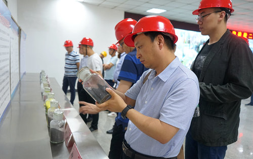 攜手同行 共筑未來(lái)——宜化集團(tuán)召開(kāi)磷酸二銨大客戶座談會(huì)(圖3) 攜手同行 共筑未來(lái)——宜化集團(tuán)召開(kāi)磷酸二銨大客戶座談會(huì)(圖3)