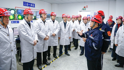 全省危化品企業(yè)安全設(shè)計診斷復核現(xiàn)場會代表參觀宜化太平洋熱電公司(圖5)