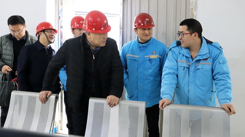 袁衛(wèi)東到股份、楚星和新項目現(xiàn)場調(diào)研(圖2)