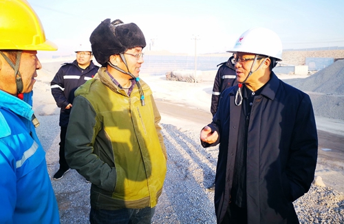 王大真到內(nèi)蒙宜化調(diào)研指導(dǎo)(圖1) 王大真到內(nèi)蒙宜化調(diào)研指導(dǎo)(圖1)