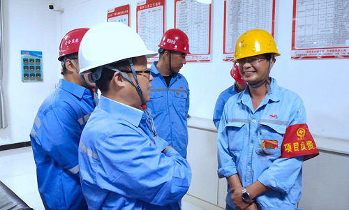 王大真一行到內(nèi)蒙片區(qū)現(xiàn)場辦公(圖2) 王大真一行到內(nèi)蒙片區(qū)現(xiàn)場辦公(圖2)