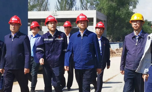 青海省副省長王黎明一行到青海黎明調(diào)研(圖1) 青海省副省長王黎明一行到青海黎明調(diào)研(圖1)