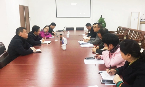 王大真到實訓(xùn)基地調(diào)研(圖2) 王大真到實訓(xùn)基地調(diào)研(圖2)