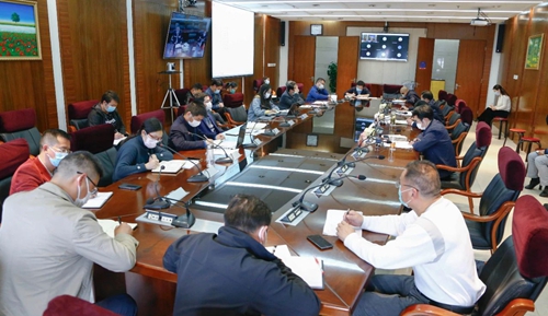 集團召開工程項目專題會暨安全生產(chǎn)調(diào)度會(圖1) 集團召開工程項目專題會暨安全生產(chǎn)調(diào)度會(圖1)