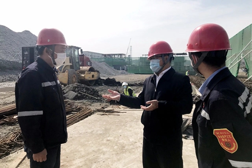 王大真到股份公司現(xiàn)場檢查工作并出席氯堿銷售5月價格計劃會(圖1) 王大真到股份公司現(xiàn)場檢查工作并出席氯堿銷售5月價格計劃會(圖1)