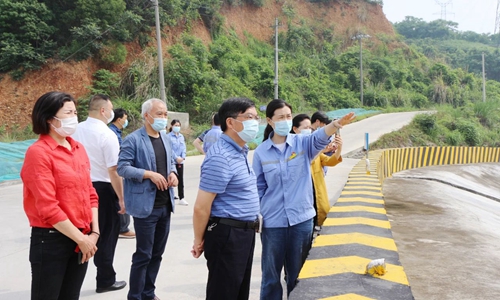 宜昌市政協(xié)副主席王仁俊一行到股份公司調(diào)研(圖1) 宜昌市政協(xié)副主席王仁俊一行到股份公司調(diào)研(圖1)