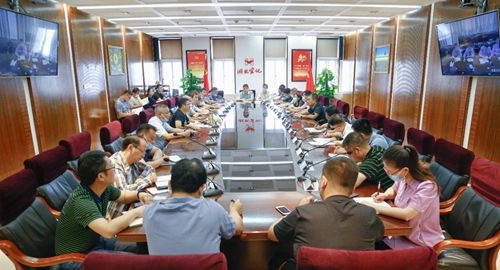 集團召開工作會強調(diào):堅持“穩(wěn)”字當頭 抓好節(jié)前工作(圖1) 集團召開工作會強調(diào):堅持“穩(wěn)”字當頭 抓好節(jié)前工作(圖1)