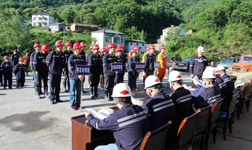 礦業(yè)公司：思維碰撞、經(jīng)驗(yàn)共享，講出班組安全管理標(biāo)準(zhǔn)化建設(shè)好辦法(圖3)