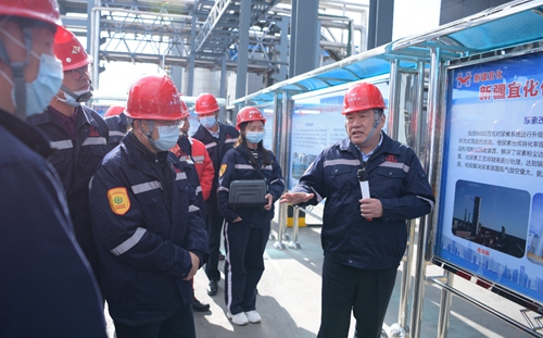 袁衛(wèi)東率領(lǐng)宜昌市黨政代表團到新疆宜化調(diào)研指導(圖2) 袁衛(wèi)東率領(lǐng)宜昌市黨政代表團到新疆宜化調(diào)研指導(圖2)