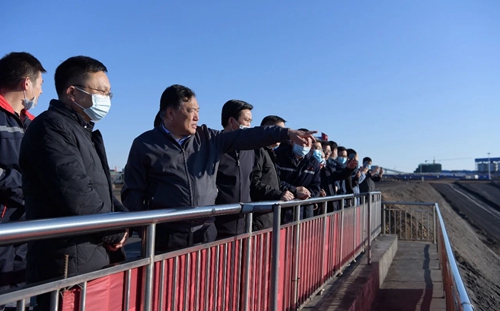 袁衛(wèi)東率領(lǐng)宜昌市黨政代表團到新疆宜化調(diào)研指導(圖1) 袁衛(wèi)東率領(lǐng)宜昌市黨政代表團到新疆宜化調(diào)研指導(圖1)