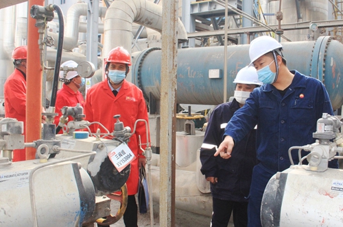 國務(wù)院安委辦?；分攸c(diǎn)縣專家組到新疆天運(yùn)開展安全生產(chǎn)指導(dǎo)服務(wù)工作(圖1)