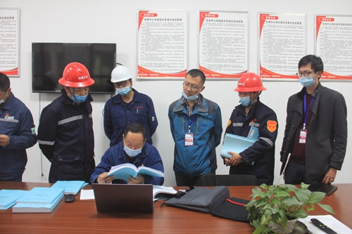國務(wù)院安委辦?；分攸c(diǎn)縣專家組到新疆天運(yùn)開展安全生產(chǎn)指導(dǎo)服務(wù)工作(圖2)