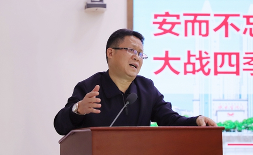 王大真到松滋肥業(yè)、楚星公司、新材料公司和股份公司現(xiàn)場(chǎng)調(diào)研(圖5)