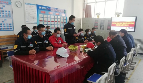 新疆宜化氯堿分廠氯乙烯三班、合成二班榮獲準(zhǔn)東開(kāi)發(fā)區(qū)安全標(biāo)準(zhǔn)化示范班組稱(chēng)號(hào)(圖4)