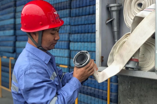 股份公司雷剛?cè)脒x宜昌好人“見義勇為”榜(圖2) 股份公司雷剛?cè)脒x宜昌好人“見義勇為”榜(圖2)