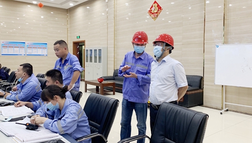 王大真到宜昌區(qū)域分子公司檢查指導(dǎo)工作(圖1) 王大真到宜昌區(qū)域分子公司檢查指導(dǎo)工作(圖1)