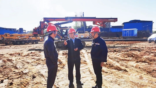 王大真到雙環(huán)公司、氨醇項(xiàng)目和TPO項(xiàng)目現(xiàn)場(chǎng)調(diào)研(圖1)