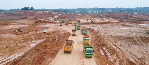 大干快上！氨醇項(xiàng)目施工現(xiàn)場(chǎng)熱火朝天(圖1)