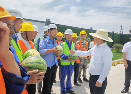 王大真走訪慰問(wèn)田家河新項(xiàng)目干部職工(圖1) 王大真走訪慰問(wèn)田家河新項(xiàng)目干部職工(圖1)