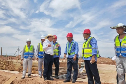 王大真走訪慰問(wèn)田家河新項(xiàng)目干部職工(圖2) 王大真走訪慰問(wèn)田家河新項(xiàng)目干部職工(圖2)