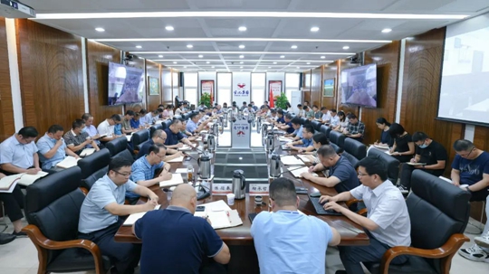 王大真在集團行政例會上強調(diào):穩(wěn)住基本盤 創(chuàng)造新業(yè)績(圖1) 王大真在集團行政例會上強調(diào):穩(wěn)住基本盤 創(chuàng)造新業(yè)績(圖1)