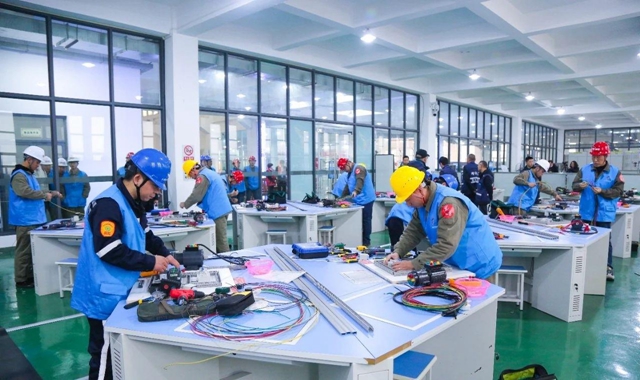 湖北省第一屆“宜荊荊恩”安全技能競賽在宜化實(shí)訓(xùn)基地成功舉辦(圖3) 湖北省第一屆“宜荊荊恩”安全技能競賽在宜化實(shí)訓(xùn)基地成功舉辦(圖3)