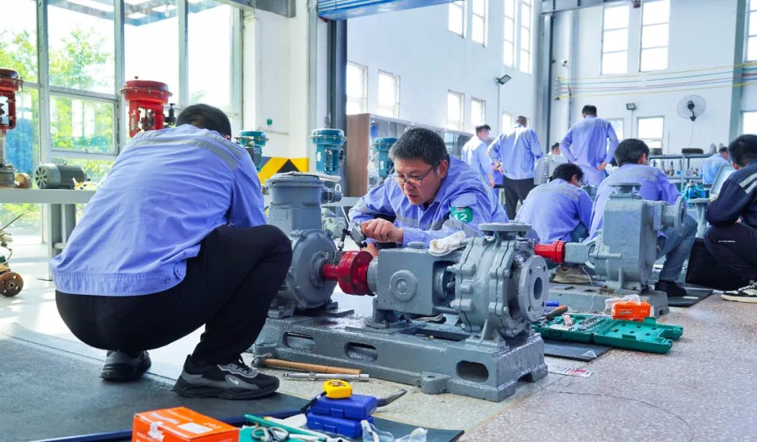 集團(tuán)2023年機(jī)電儀技能大比武在實(shí)訓(xùn)基地成功舉行(圖2) 圖片