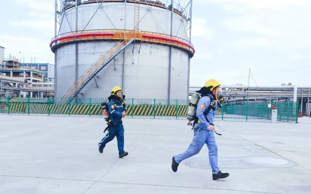 【安全生產(chǎn)月】以練為戰(zhàn)！新疆宜化開展?；沸孤┦鹿蕬?yīng)急演練