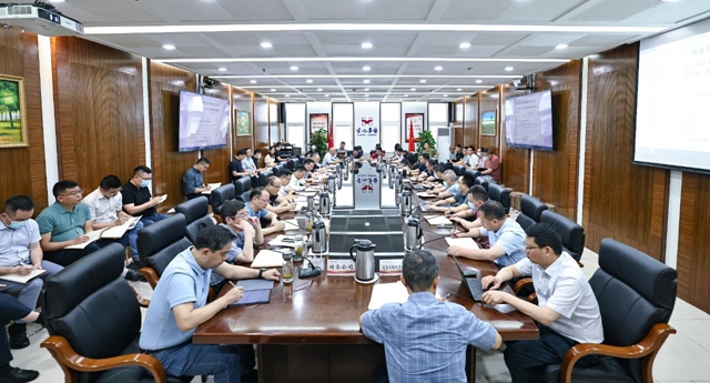 集團(tuán)黨委深入學(xué)習(xí)習(xí)近平總書記關(guān)于安全生產(chǎn)重要論述并研究部署安全生產(chǎn)工作(圖1) 集團(tuán)黨委深入學(xué)習(xí)習(xí)近平總書記關(guān)于安全生產(chǎn)重要論述并研究部署安全生產(chǎn)工作(圖1)