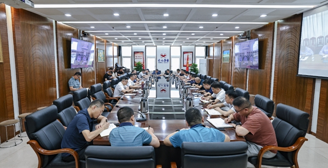 集團(tuán)召開專題會(huì)對(duì)安全生產(chǎn)工作再安排再部署(圖1) 集團(tuán)召開專題會(huì)對(duì)安全生產(chǎn)工作再安排再部署(圖1)