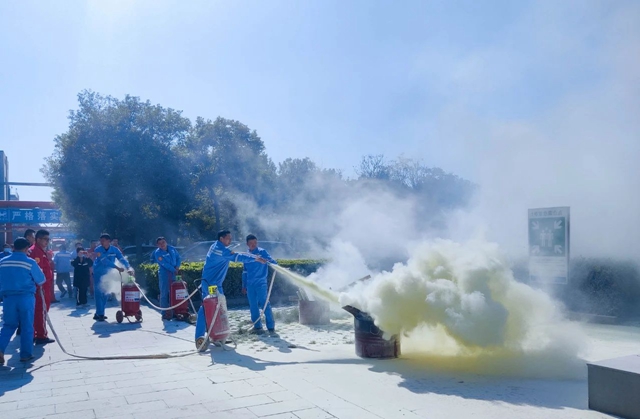 松滋肥業(yè)多形式開(kāi)展全國(guó)消防日活動(dòng)(圖1) 松滋肥業(yè)多形式開(kāi)展全國(guó)消防日活動(dòng)(圖1)