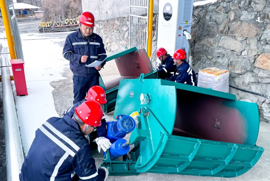 宜化礦業(yè)殷家坪礦機(jī)電維修一班:能打硬仗會(huì)算細(xì)賬的“圖強(qiáng)班”(圖2) 宜化礦業(yè)殷家坪礦機(jī)電維修一班:能打硬仗會(huì)算細(xì)賬的“圖強(qiáng)班”(圖2)