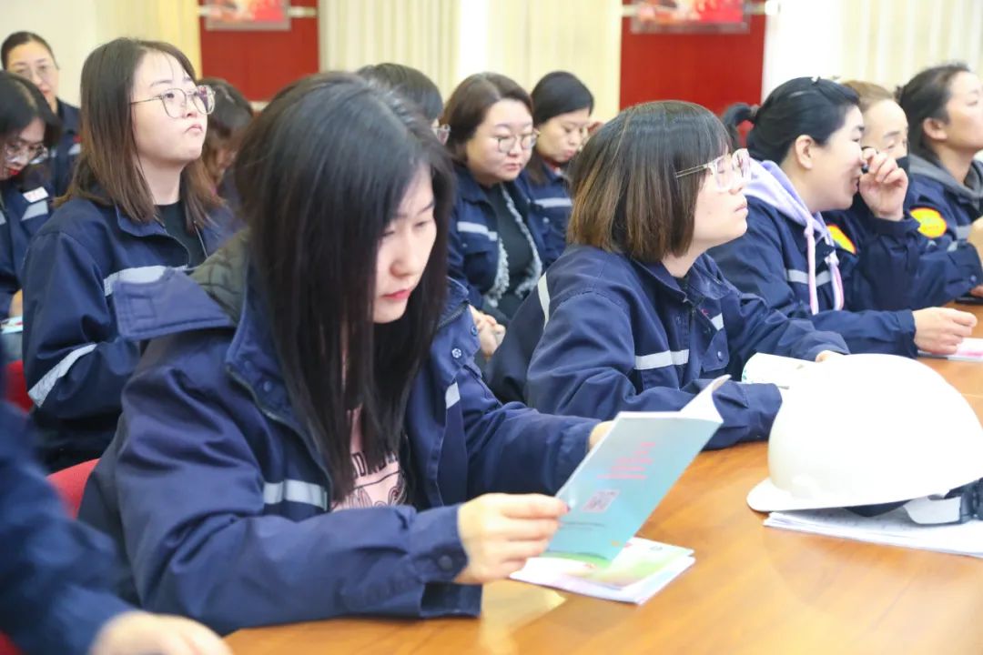 【三八特輯】聯(lián)化公司組織女職工開展健康教育講座(圖5) 【三八特輯】聯(lián)化公司組織女職工開展健康教育講座(圖5)