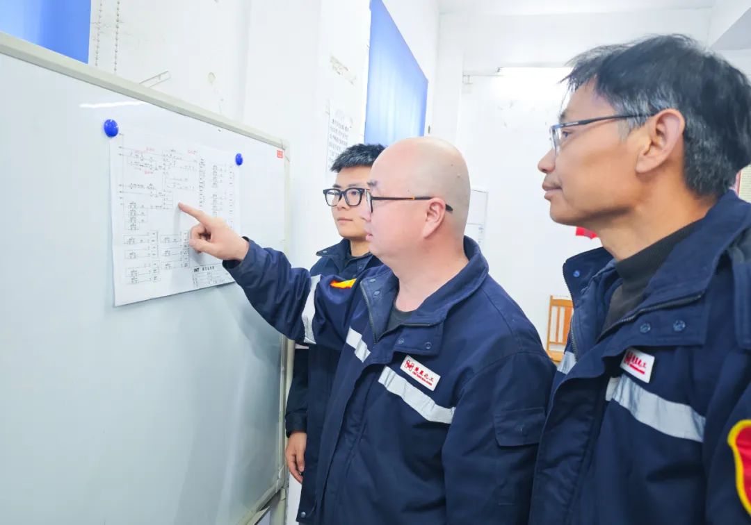 楚星公司電儀分廠：夯實(shí)基礎(chǔ)管理，護(hù)航生產(chǎn)安穩(wěn)運(yùn)行(圖3)