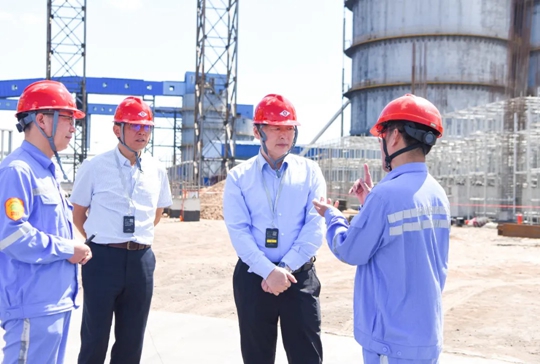 宜昌市國資委黨委書記、主任黃智華到新疆區(qū)域分子公司調(diào)研