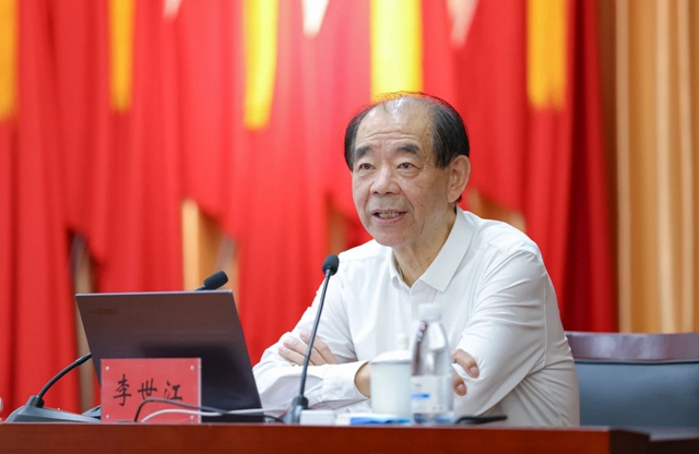 多氟多公司董事長李世江在“宜化大講堂” 作專題輔導(dǎo)(圖2) 多氟多公司董事長李世江在“宜化大講堂” 作專題輔導(dǎo)(圖2)