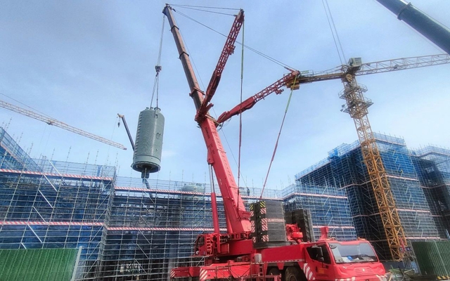 內(nèi)蒙古宜化聚合釜精準(zhǔn)吊裝完成 項目邁入建設(shè)新階段