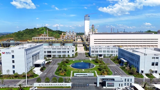 楚星生態(tài)年產(chǎn)40萬噸磷銨、20萬噸硫基復(fù)合肥項目竣工投產(chǎn)(圖1)