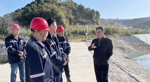 王大真到松滋肥業(yè)、楚星公司、股份公司和新項目現(xiàn)場調(diào)研